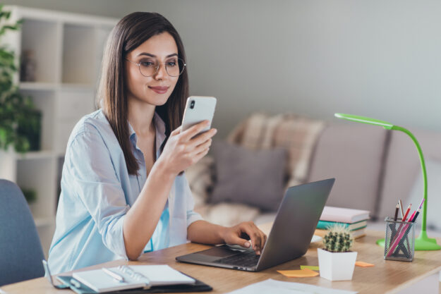 Photo,Of,Adorable,Young,Lady,Hold,Telephone,Look,Screen,Palm Home-Based and Mobile Franchises